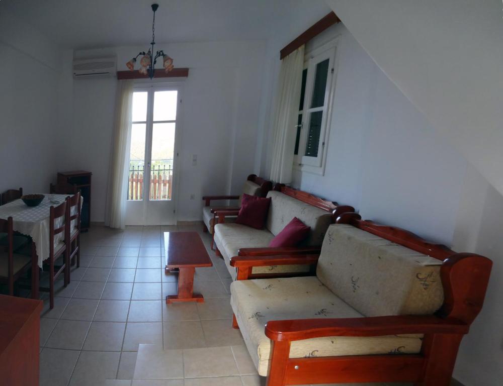 Posezení v ubytování Iriana Village Inn