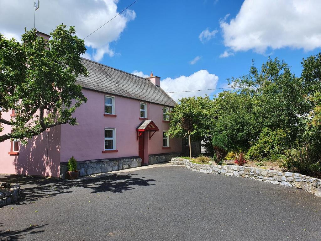 Dangan Lodge Holiday Cottages - Housity