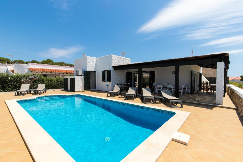 Pura Vida, Binibeca – Updated 2022 Prices