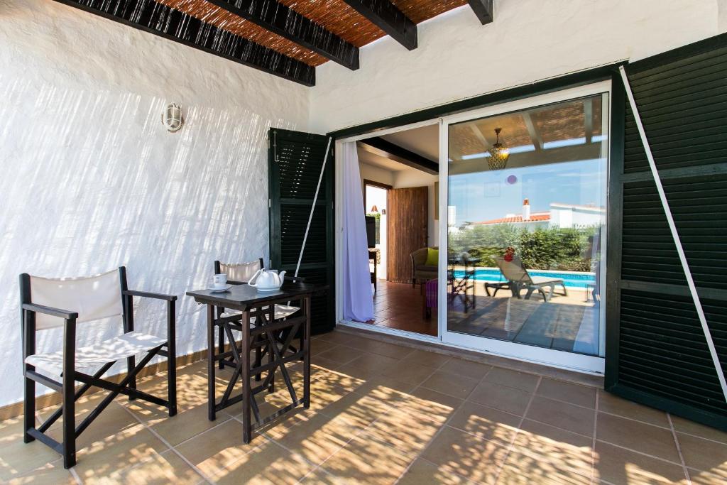 Pura Vida, Binibeca – Updated 2023 Prices