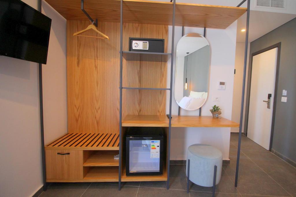 Blue Eye Hotel - Image 5