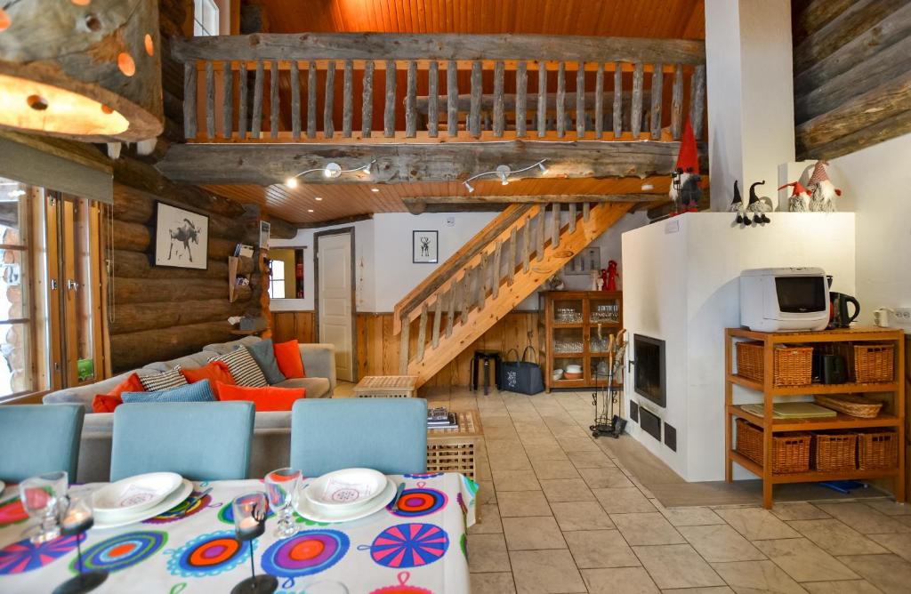 Posezení v ubytování Ylläshilla Cottage
