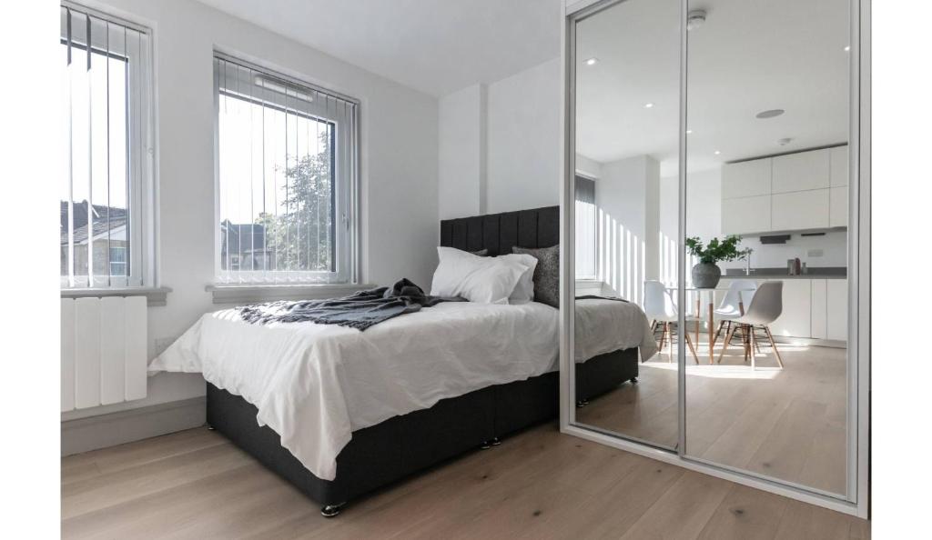 Finchley Modern Studio Apartments M