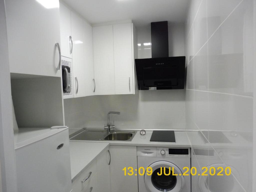 A bathroom at virginia-48-2
