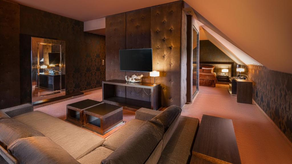 TV a/nebo společenská místnost v ubytování Hotel Bulwar