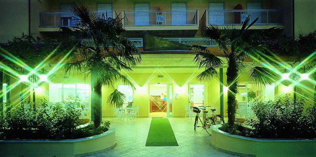 Zahrada ubytování Hotel Royal Inn