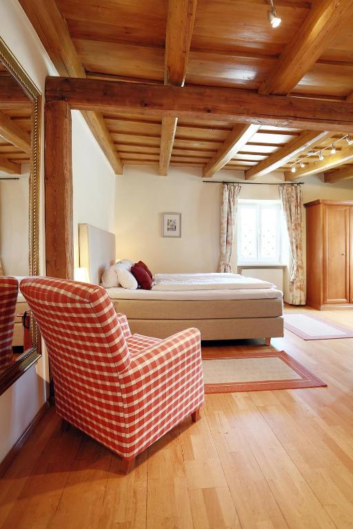 Posezení v ubytování Renaissancehotel Raffelsberger Hof B&B