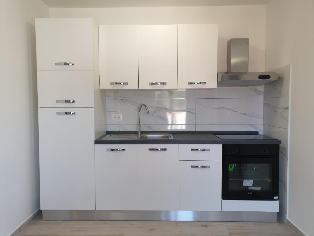 Holiday Apartments Novo Naselje - One-Bedroom House