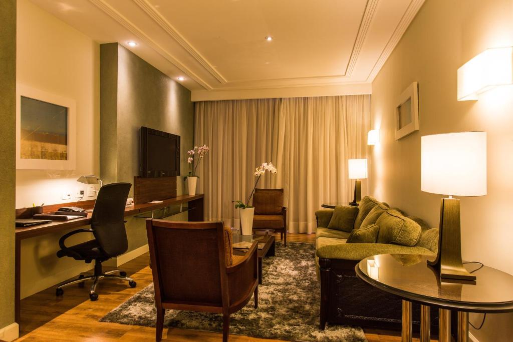  Radisson Hotel Curitiba