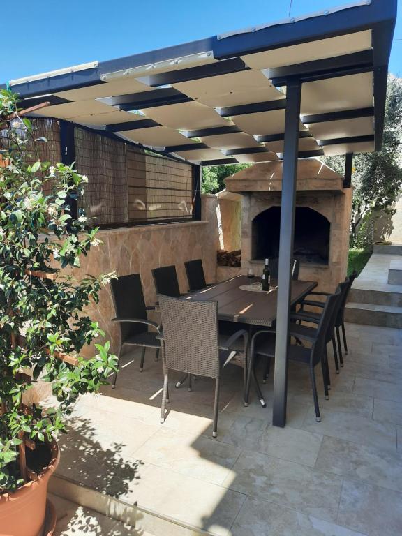 Patio alebo iná vonkajšia časť ubytovania Apartment Verunica