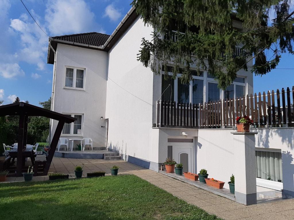 Renáta Apartman 4431 Nyíregyháza, Napfény utca 28 kép - 1
