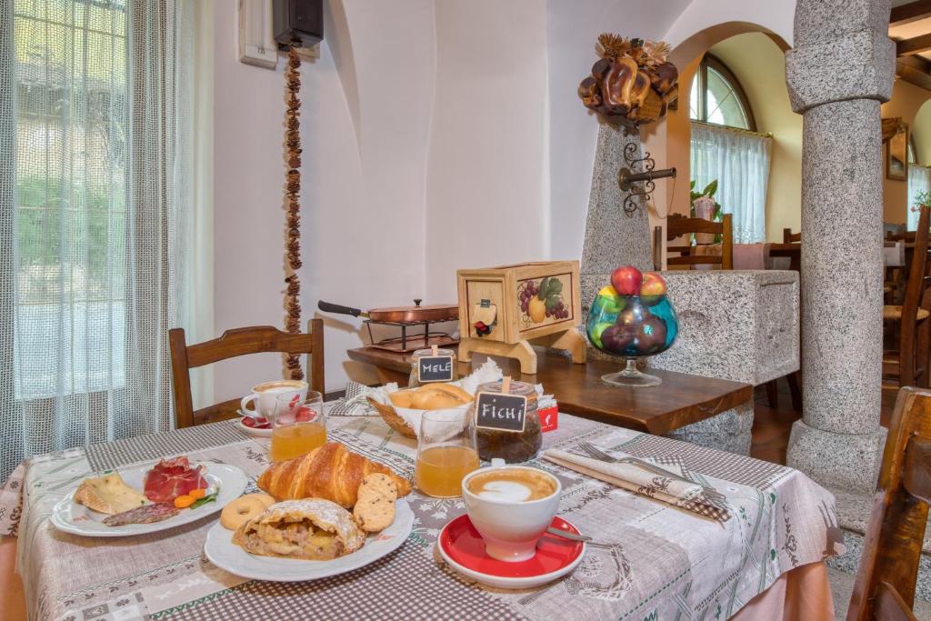 Jídlo v hotelu nebo okolí
