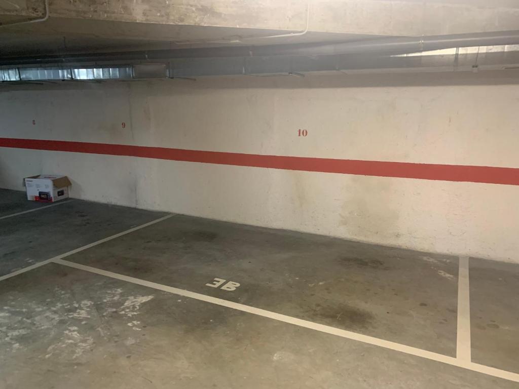 Tenis a/nebo squash v ubytování Apartamento playa Boiro nebo okolí