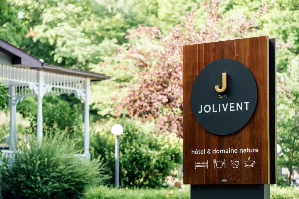 a sign for a juliet entrance to a park at Domaine Jolivent in Lac-Brome