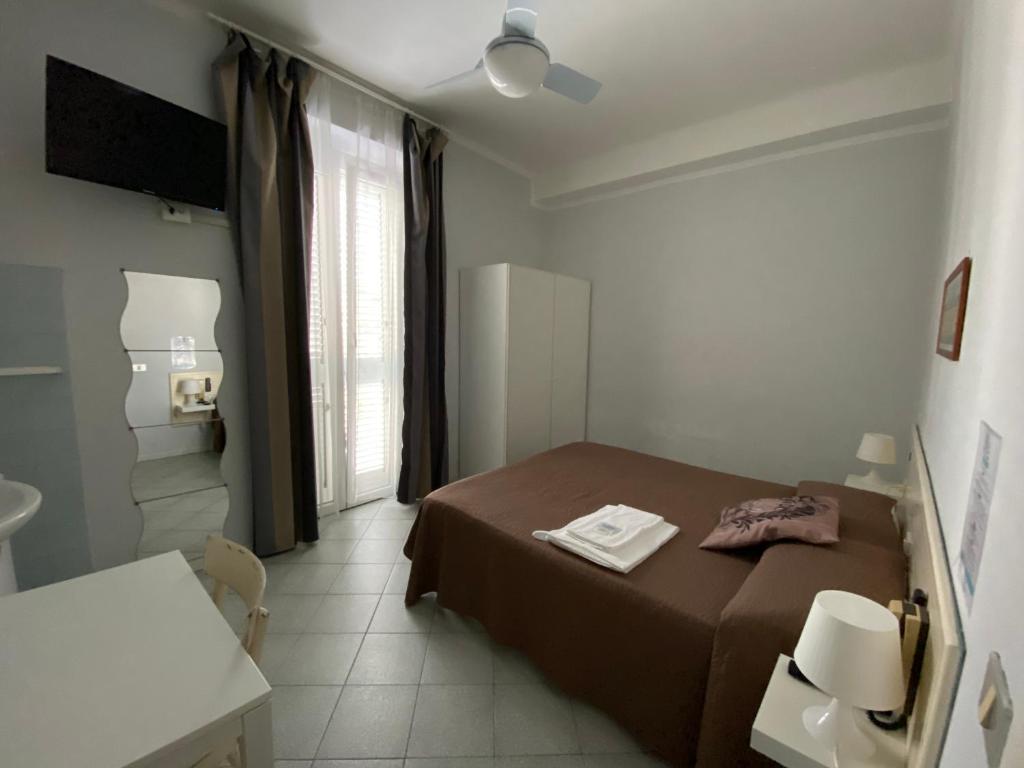 Hotel La Perla - Dubbele Of Dubbele Kamer Met Gedeelde Badkamer