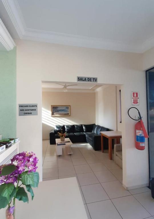  Hotel Tropical