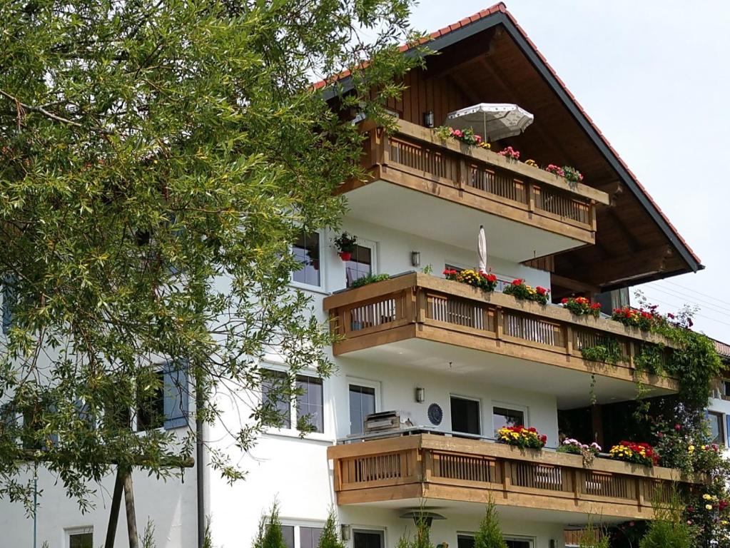 Balkón nebo terasa v ubytování Alpine Lodge Wertach