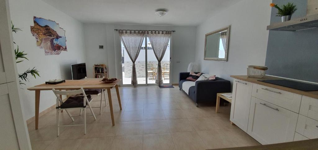 Apartamento Las Brisas, Playa Blanca – Updated 2023 Prices