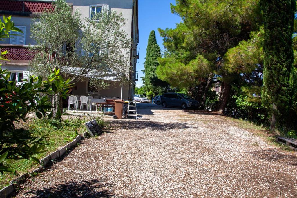 Zahrada ubytování Hostel Trobenta in Oblak