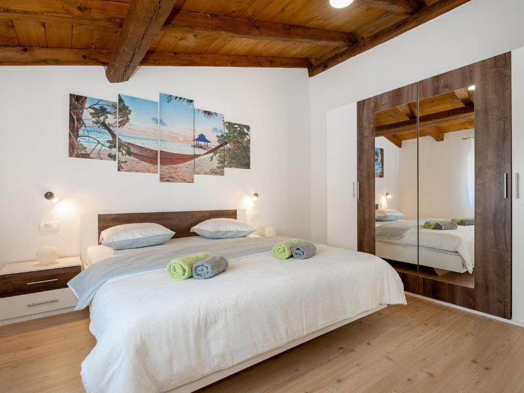 Postel nebo postele na pokoji v ubytování Villa in Labin with Private Pool