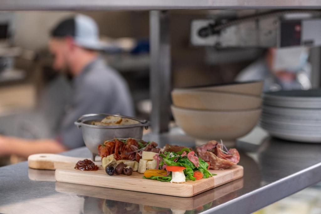 River Cree Resort & Casino - Resim 28