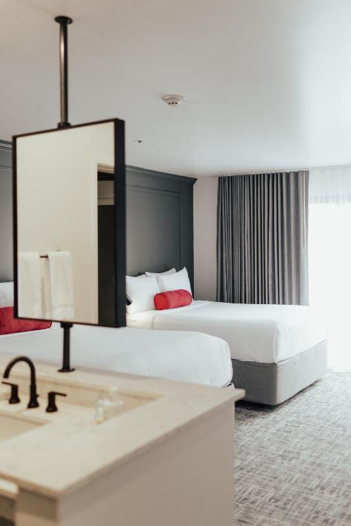 Vinland Hotel and Lounge - Superior Two Queens