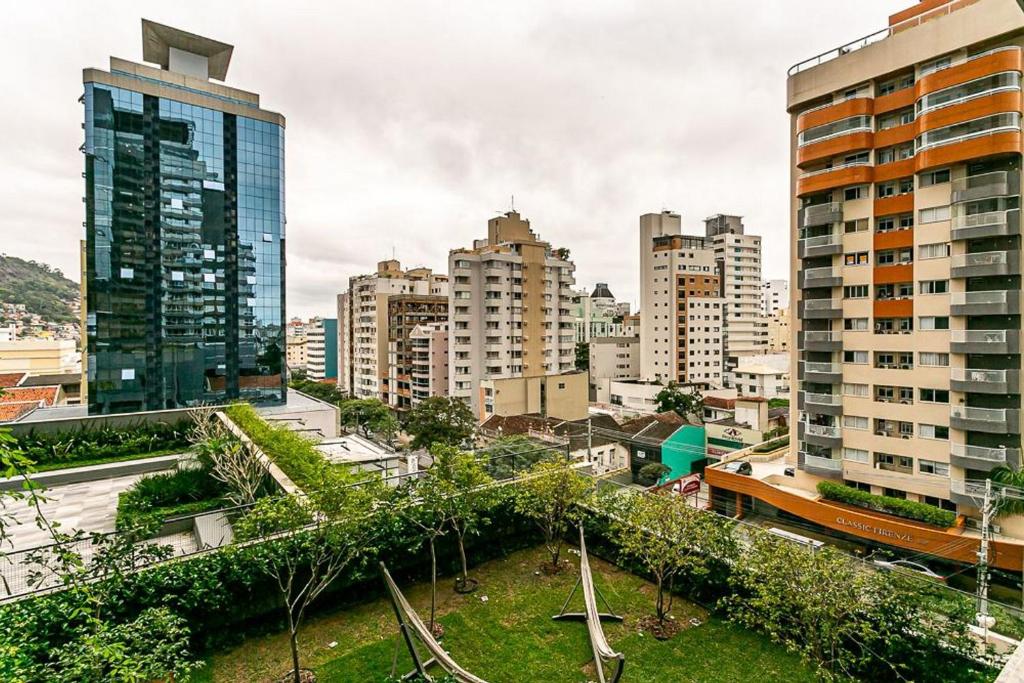  Studio moderno em condomínio com infraestrutura de clube CA13I
