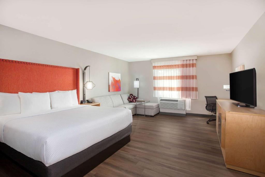 La Quinta by Wyndham Madera photo