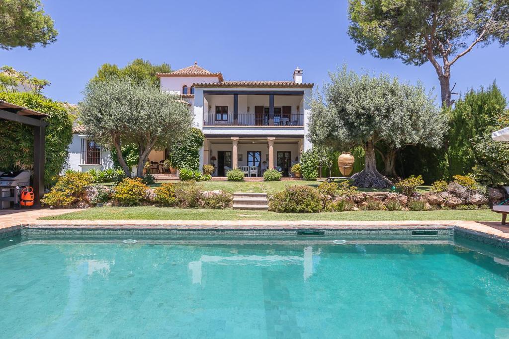 Villa Sierra Blanca Marbella, Spain - Booking.com