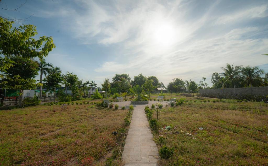 Zahrada ubytování FaMi Nguyễn Homestay Châu Đốc