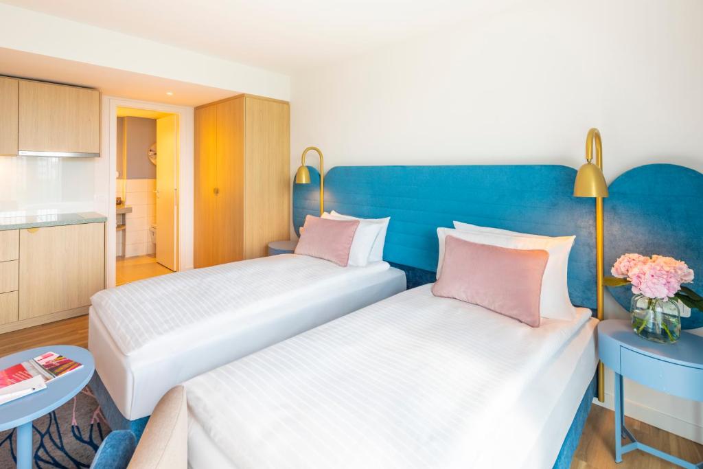 Capri by Fraser Leipzig - Resim 21