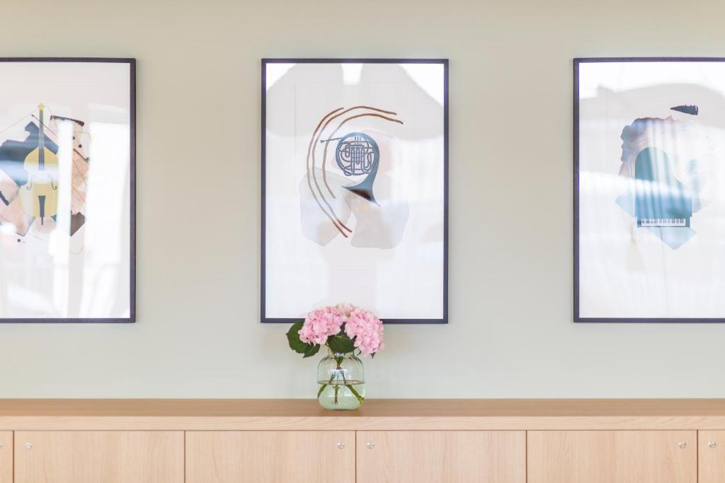 Capri by Fraser Leipzig - Resim 23