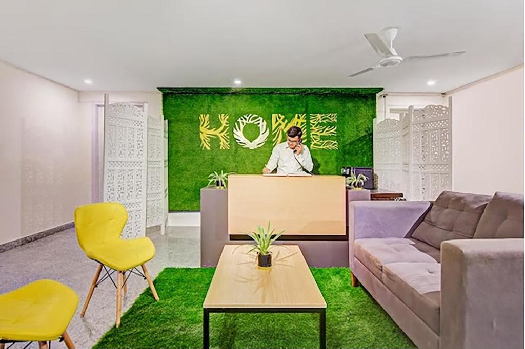 NUAB House Near Fortis, MAX, MEDANTA, Paras Hospitals and HUDA Metro