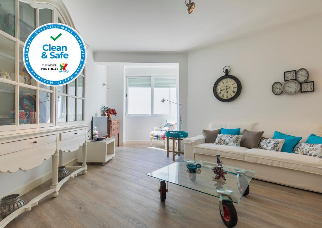 Χώρος καθιστικού στο Cozy Seaview Apartment