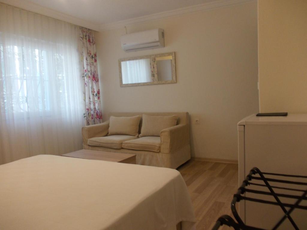 Posezení v ubytování İde Beach Home