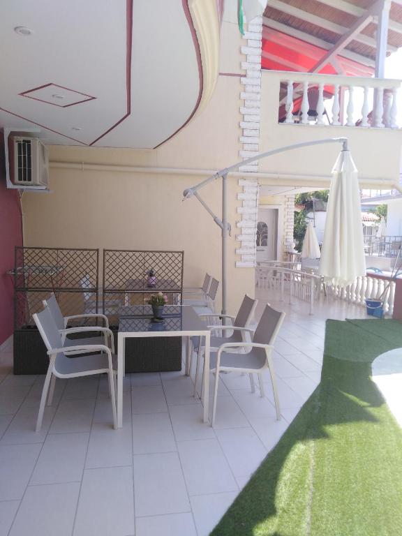 Патио или другая зона на открытом воздухе в petros house