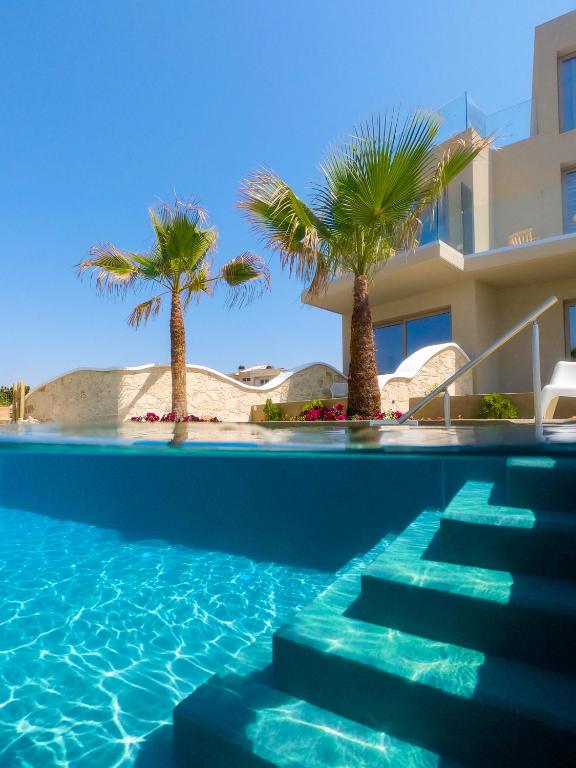 Bazén v ubytovaní Vergina Beach Hotel alebo v jeho blízkosti
