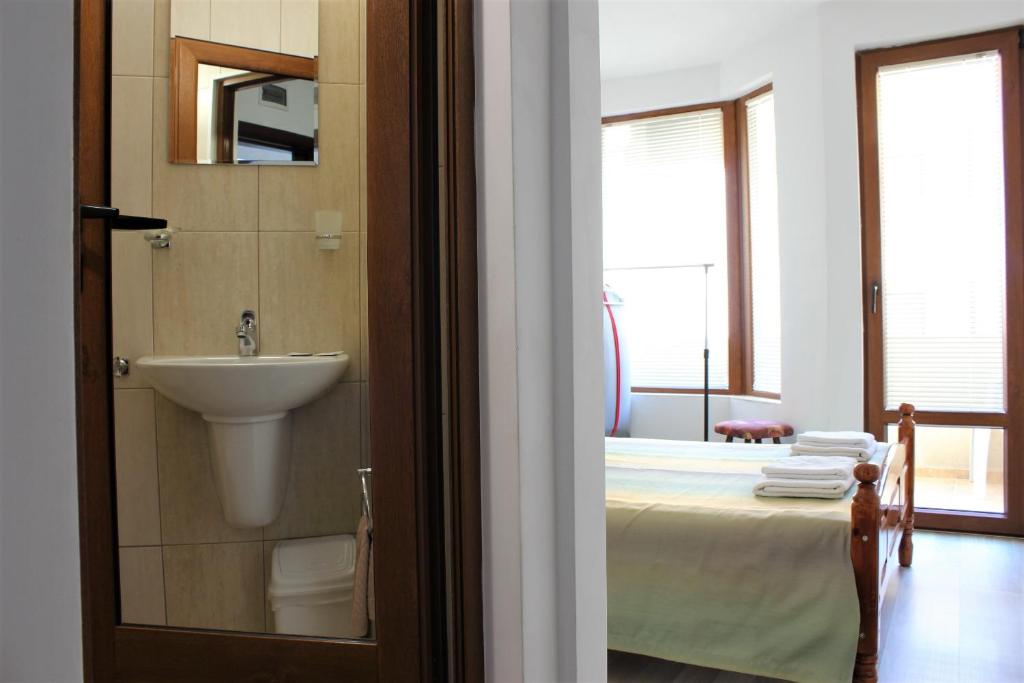 Koupelna v ubytování Radik Guest Rooms