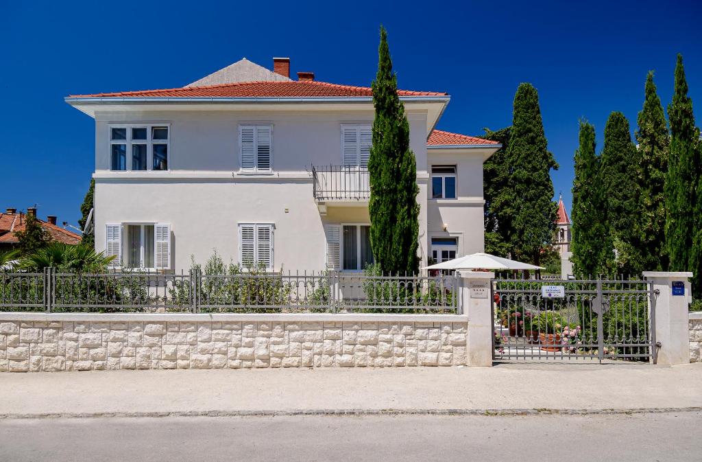 Budova, v ktorej sa penzión nachádza