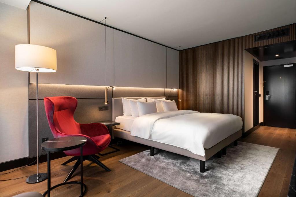 Radisson Collection Grand Place Brussels - Collection Room