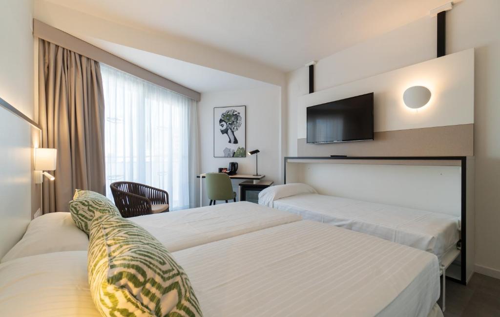Medplaya Hotel Regente - Twin Room With Balcony (3 Adults)
