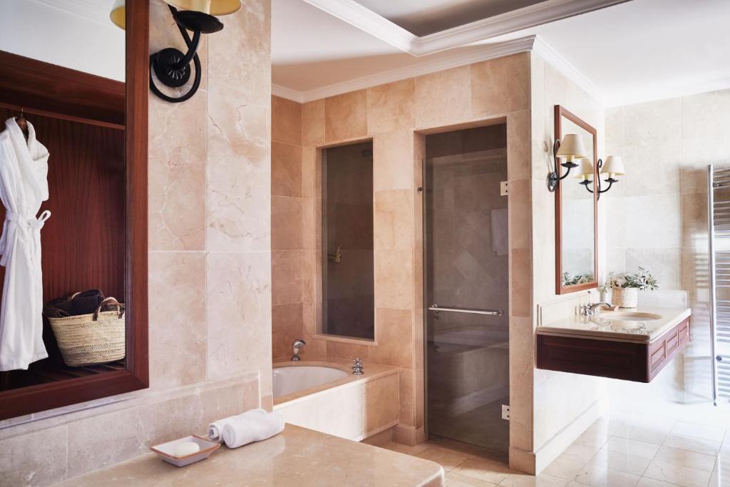 Koupelna v ubytování La Residencia, A Belmond Hotel, Mallorca