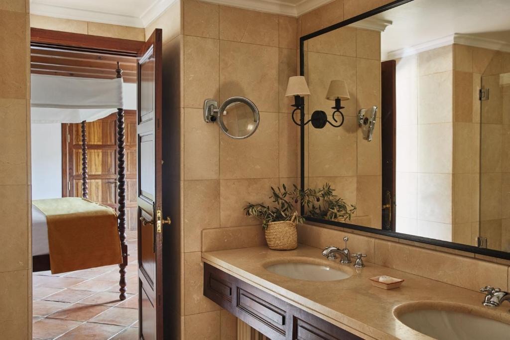 Koupelna v ubytování La Residencia, A Belmond Hotel, Mallorca