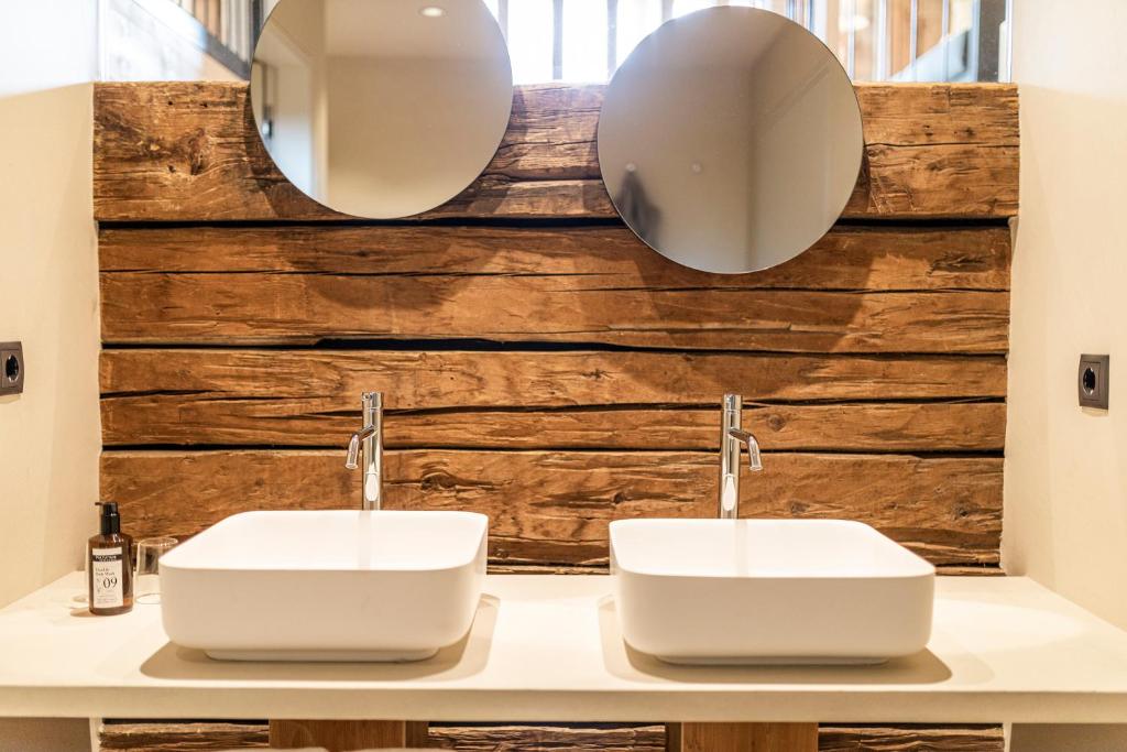 A bathroom at Hotel Strobl