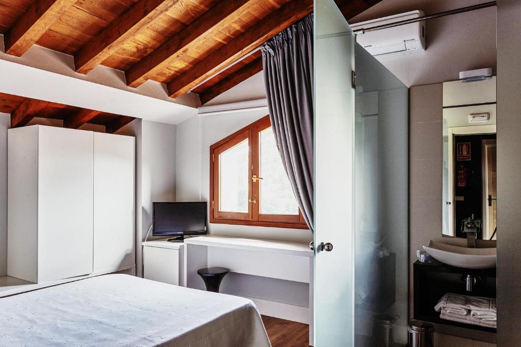 Villa Arce Hotel - Economy Double Room