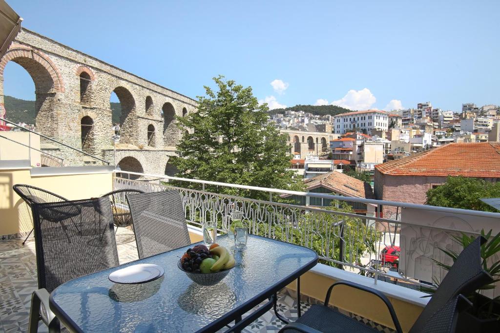 Under the Aqueduct boutique house - 1