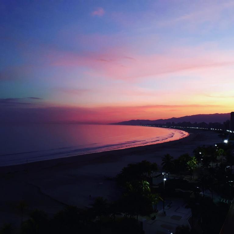  Apto Varanda Gourmet frente ao mar com Wi-Fi