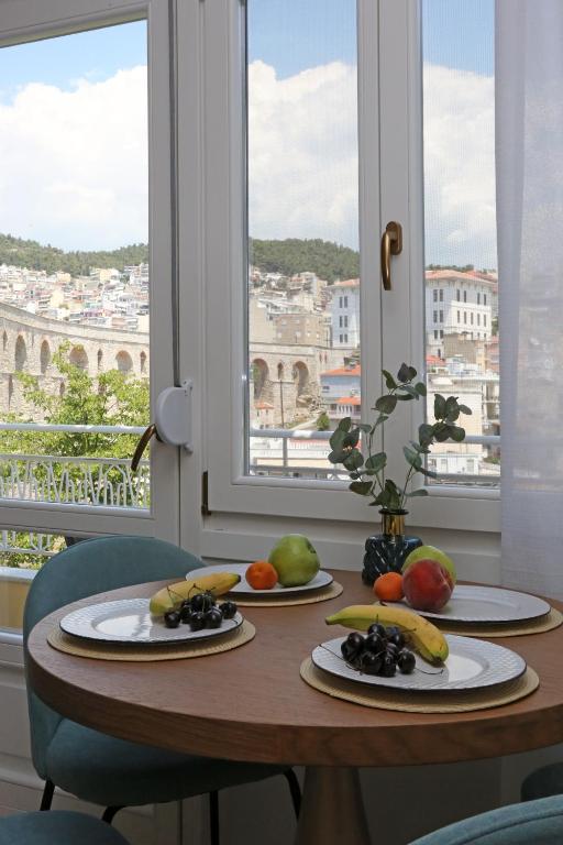 Comida no apartamento ou em algum lugar perto
