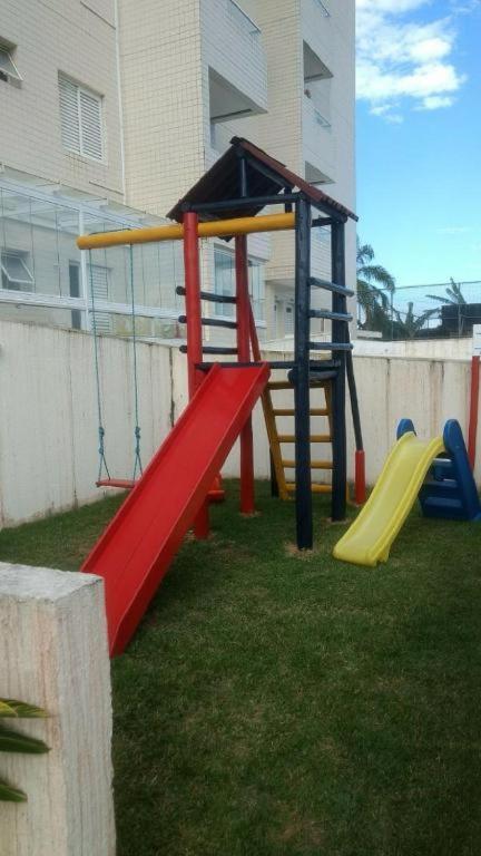  Apartamento em Bertioga