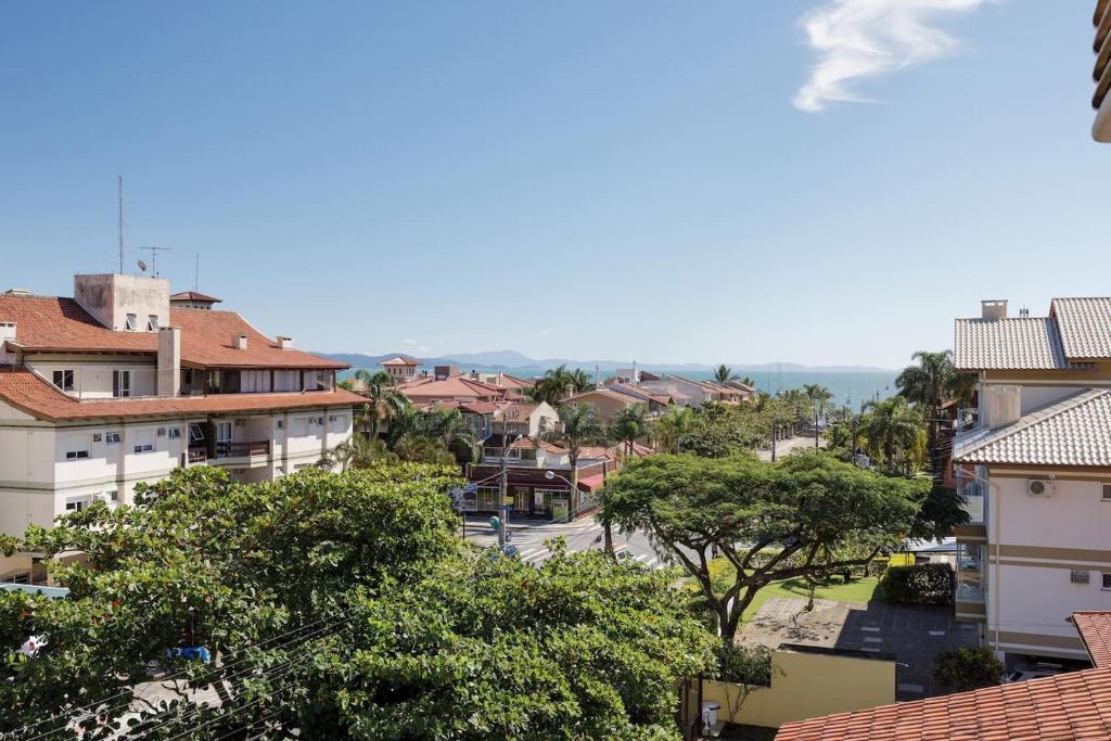  Belo Apto com churrasqueira a 100m da Praia